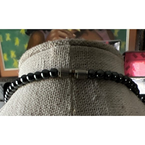 Heart Hematite Pendant Necklace -- 18" - Picture 5 of 9